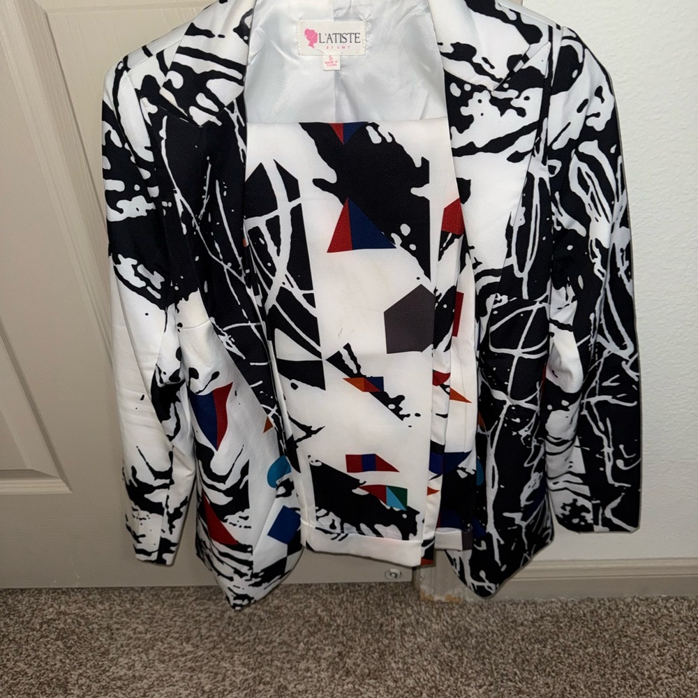 L'ATISTE Black and White Abstract Blazer